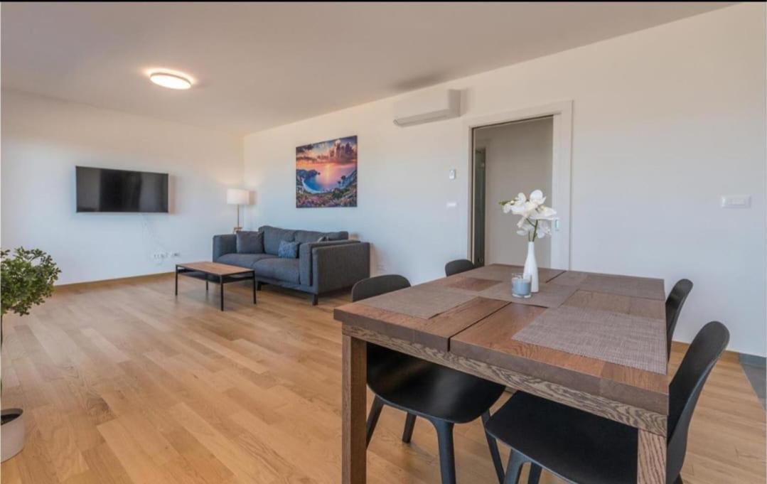 Dvj Apartments 3 Sveti Filip i Jakov Eksteriør billede