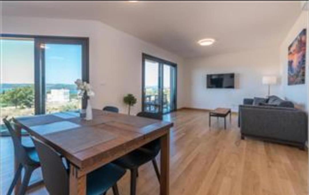 Dvj Apartments 3 Sveti Filip i Jakov Eksteriør billede